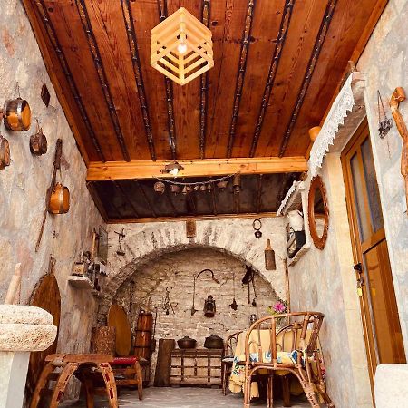 Ahmetaj Guest House Gjirokaster Bagian luar foto