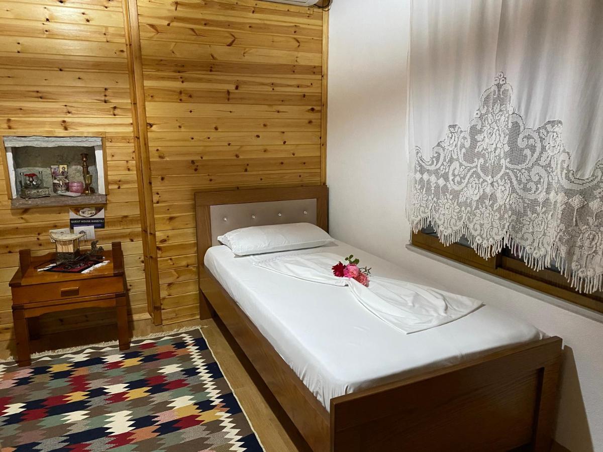 Ahmetaj Guest House Gjirokaster Bagian luar foto
