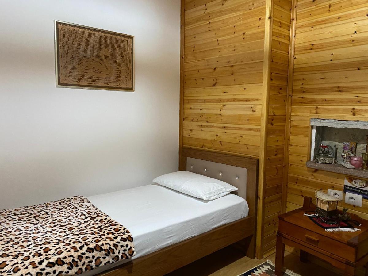 Ahmetaj Guest House Gjirokaster Bagian luar foto