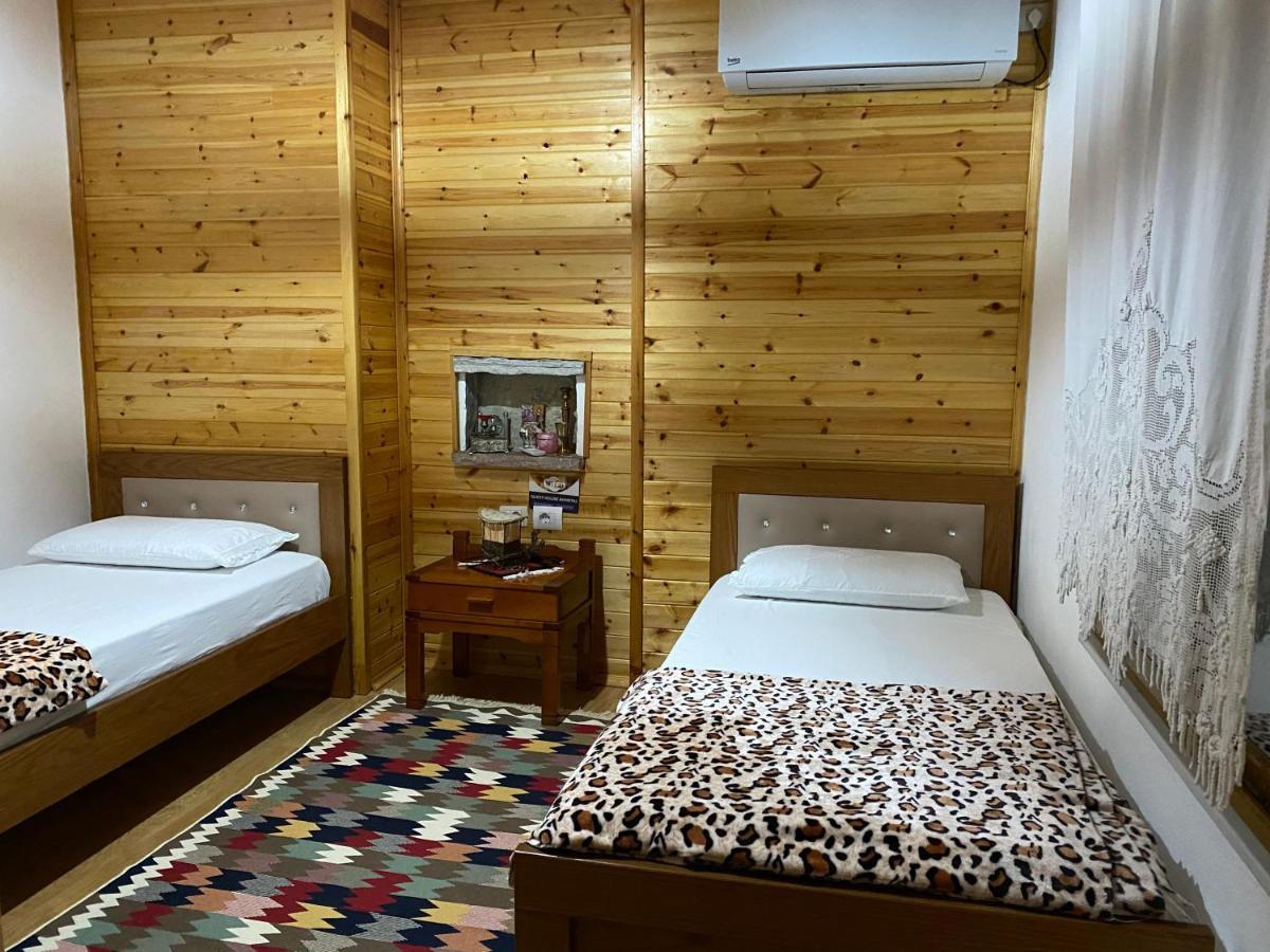 Ahmetaj Guest House Gjirokaster Bagian luar foto
