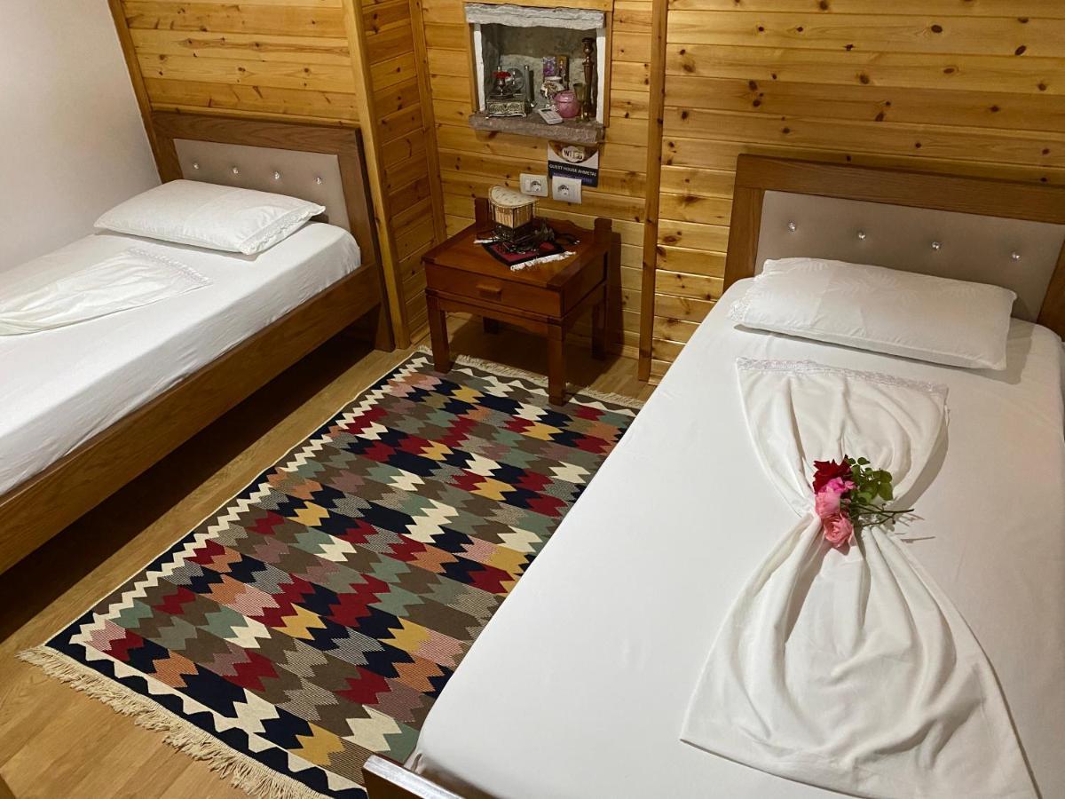 Ahmetaj Guest House Gjirokaster Bagian luar foto