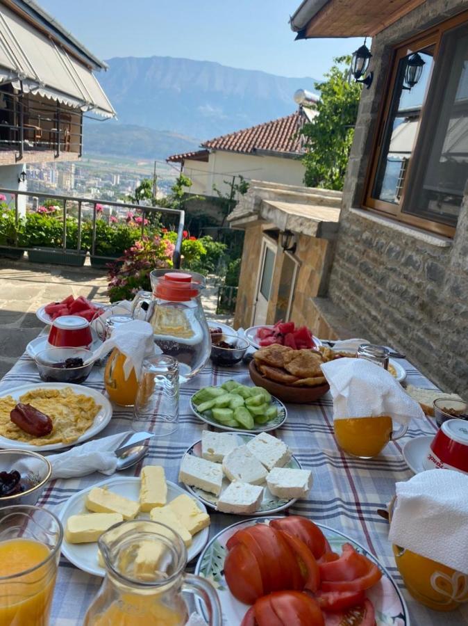 Ahmetaj Guest House Gjirokaster Bagian luar foto