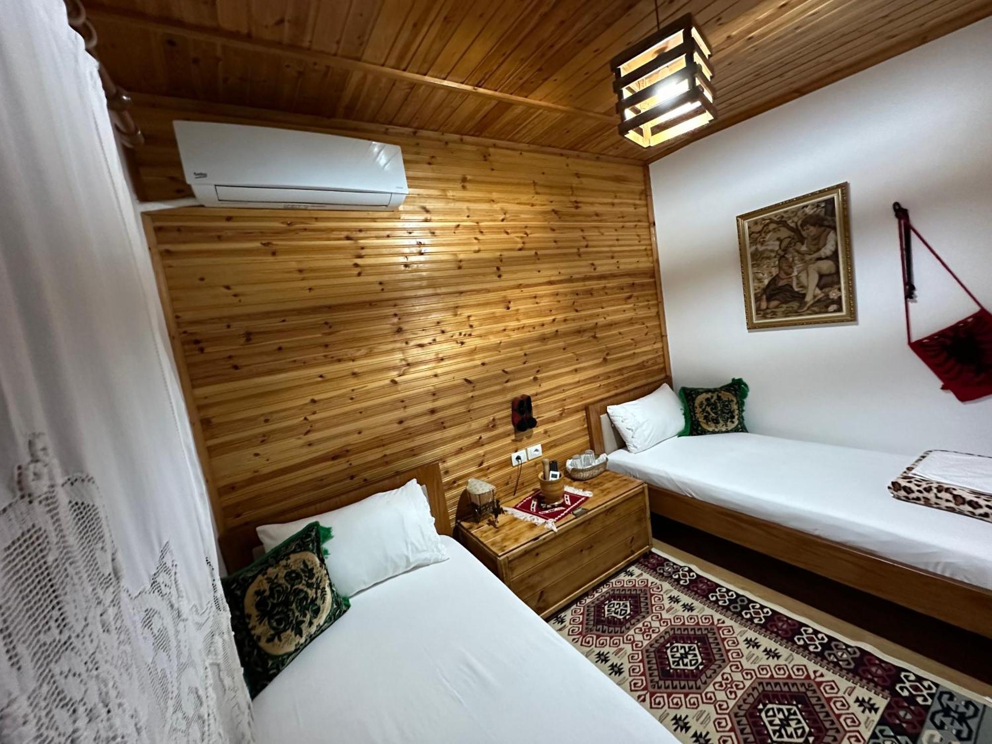 Ahmetaj Guest House Gjirokaster Bagian luar foto